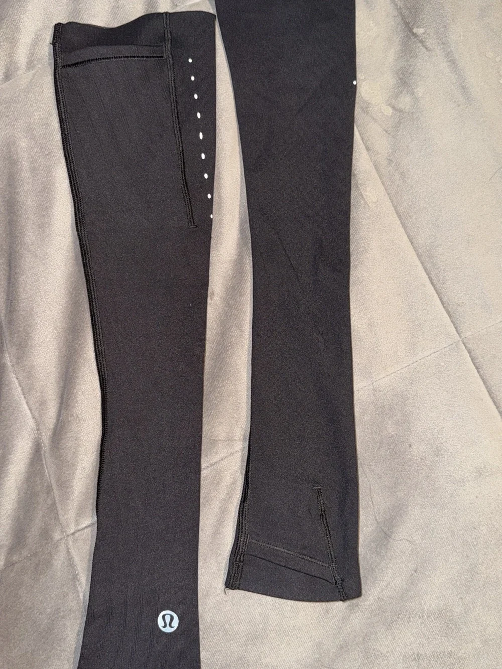 lululemon athletica Black arm sleeves with Branded Tag